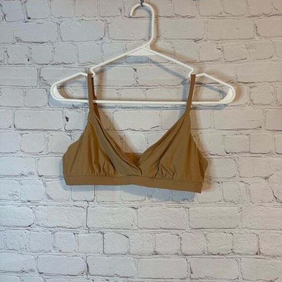 SKIMS Fits Everybody Triangle Bra size Medium - Picture 1 of 4